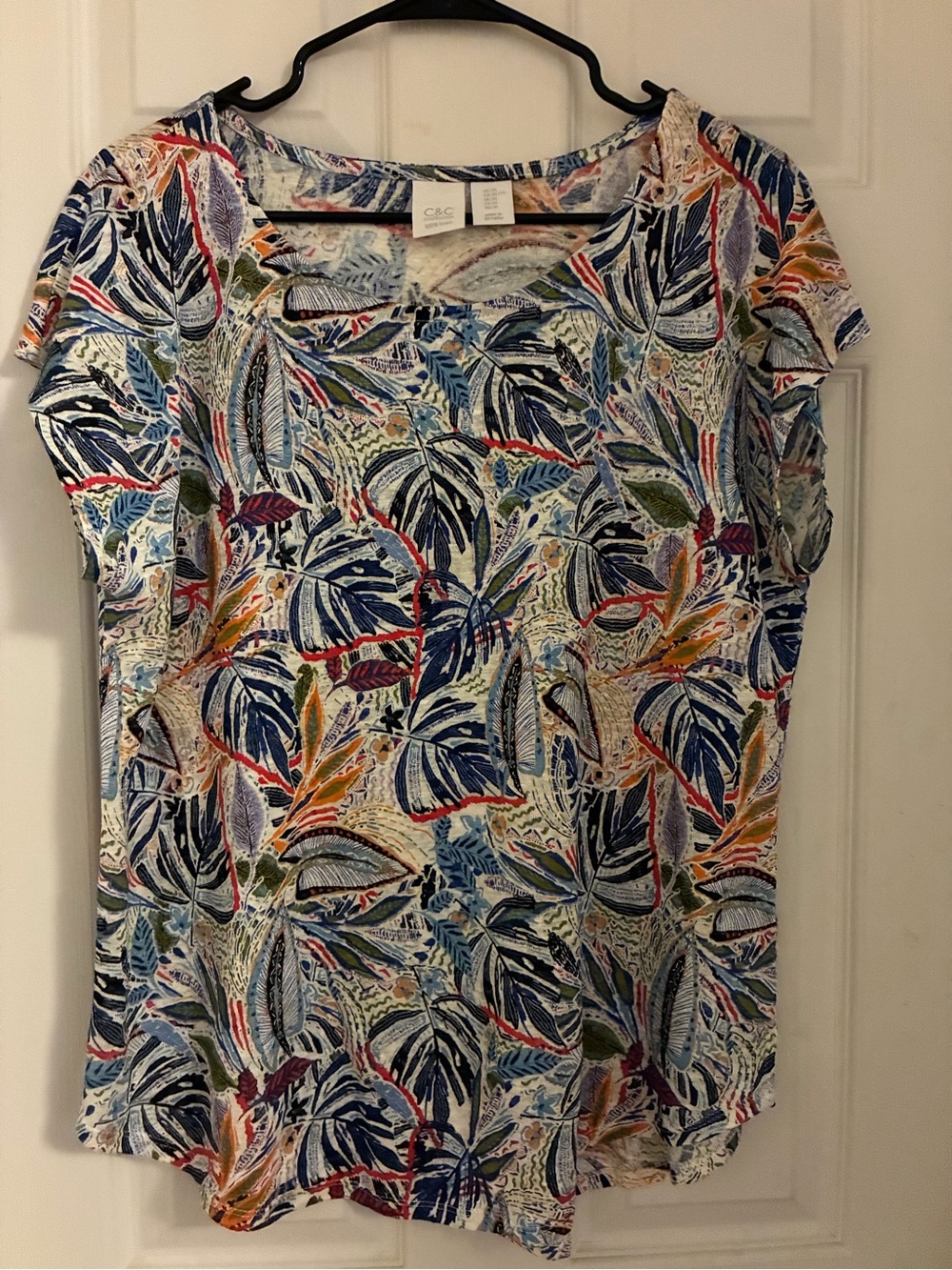 C&C California Multicolor Leaf-Print Short Sleeve Linen Tee